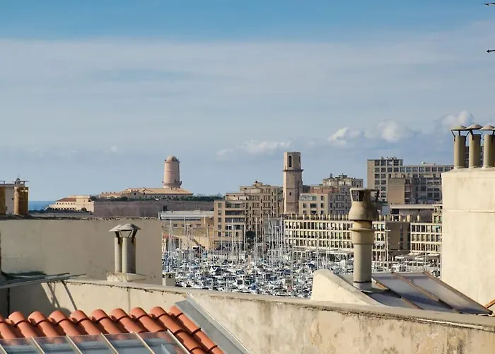 Le Grand Marseillais Terrasse Vu Notre Dame